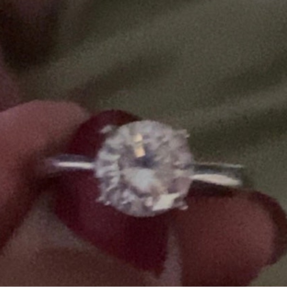 18 Carat White Gold Engagement Ring